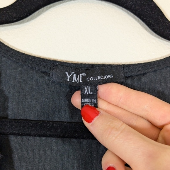 YMI Collections Black Ribbed Crossover Top Size XL - Picture 3 of 4